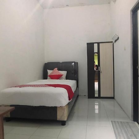 Oyo 90157 Griya Andon Syariah Ξενοδοχείο Cirebon Εξωτερικό φωτογραφία