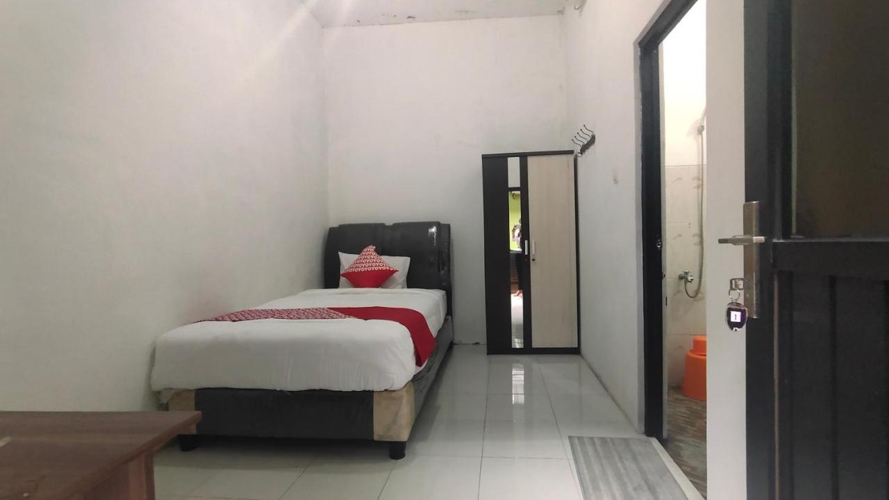 Oyo 90157 Griya Andon Syariah Ξενοδοχείο Cirebon Εξωτερικό φωτογραφία